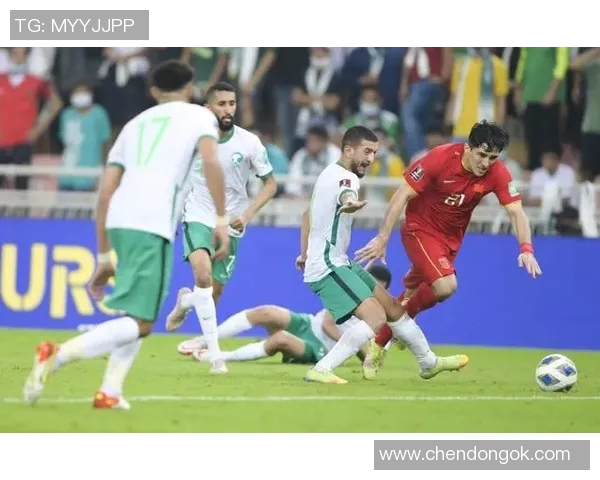 12强赛精彩对决日本队迎战实力不俗的伊拉克队争夺晋级名额