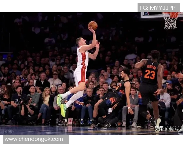 2017年尼克斯与热火的激烈对决回顾与精彩瞬间分析 2017年尼克斯与热火的激烈对决回顾与精彩瞬间分析