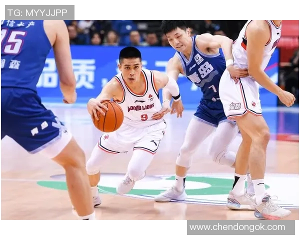 2018年CBA黄金对阵上海精彩比赛录像回顾与分析