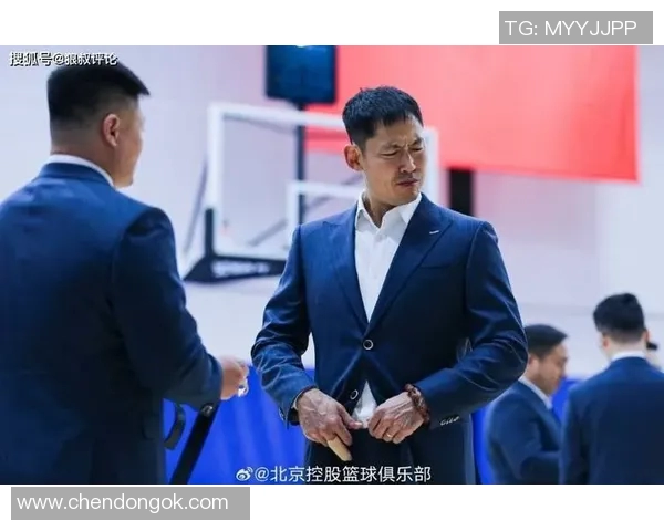 张庆鹏：从篮球场上的传奇到人生舞台的奋斗者