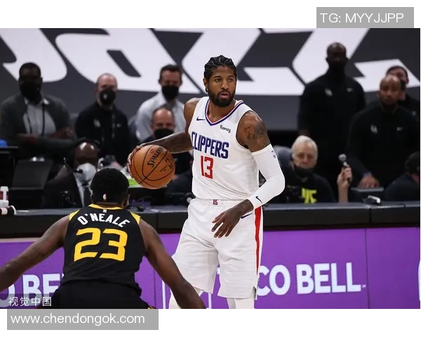 快船与爵士第六场激战回顾球员表现与战术分析全景呈现