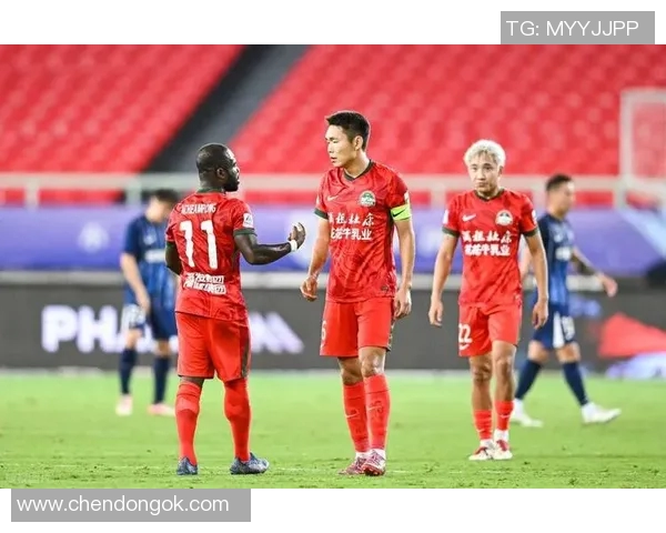 华夏幸福迎战阿尔滨争夺胜利双方球员状态与战术分析