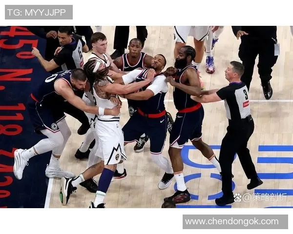 掘金与快船激战第5场谁将挺进西部决赛的巅峰对决